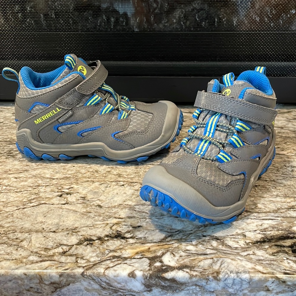 Boys or Unisex waterproof Merrell hiking boots, shoes. Size 11.5 Chameleon 7.
